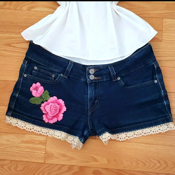 Levi's Pants - Levi's Denim Shorts with Pink Roses Size 11